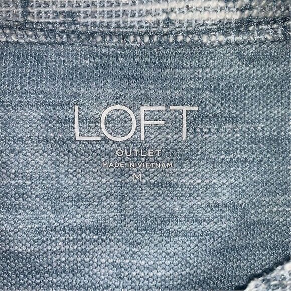 LOFT Women's Short Sleeve Textured Blue Top Size M Casual Spring - Picture 2 of 7